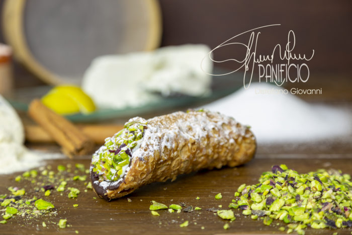 cannolo siciliano ricotta pistacchio